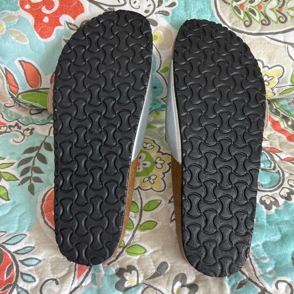 Retro Sandals - Picture 3 of 4